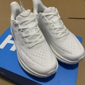HOKA WOMEN CLIFTON 9 SHOES SNEAKERS NEW IN BOX WHITE